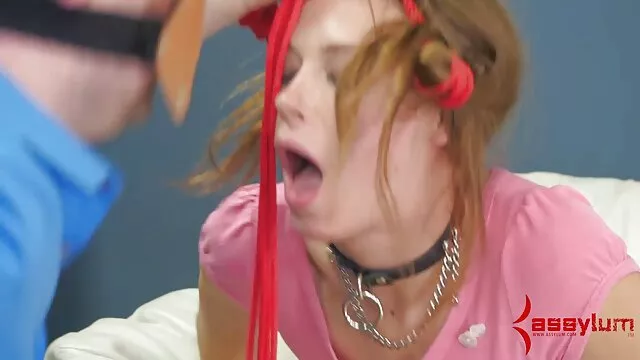 Perra lujuriosa sentada en una botella hentai incesto sub español grande