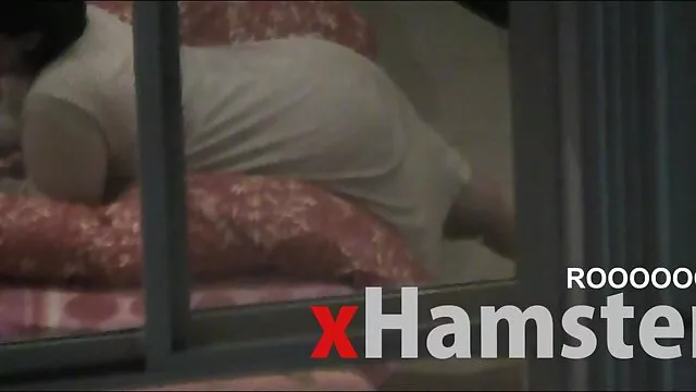 Trabajó con sus porno sub en español manos y chupó una polla gruesa