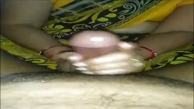 Maria acaricia videos porno hentai subtitulados en español su coño mojado