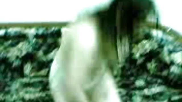 La perra lo sustituye con su culo elástico y lo ayuda, recostado porno sub en español sobre suaves almohadas, a sentirse como un dios