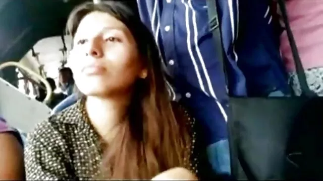 Chica enmascarada es traviesa con sus juguetes, llevándose al orgasmo ver videos hentai sub español