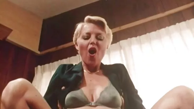 Morena se masturba el coño hentai gay sub español mojado