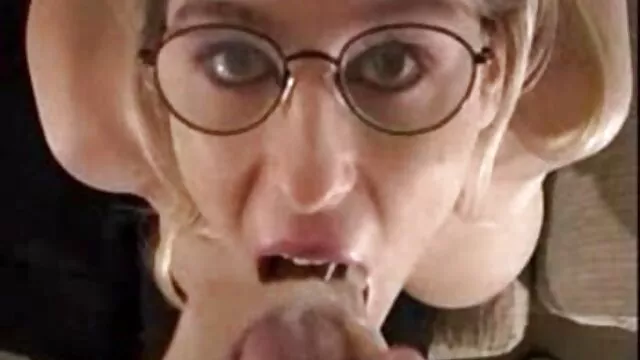 Katy Pearl se anal subtitulado español masturba su coño insaciable