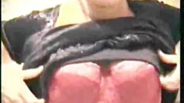 Chica curvilínea de tetas sexo subtitulado en español grandes nos enseña el coño