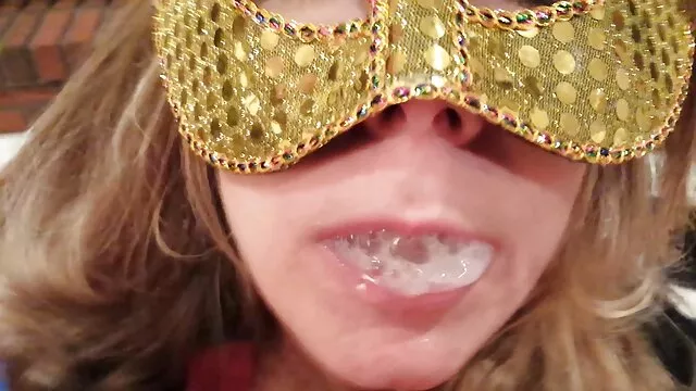 Coño afeitado anime porno sub en español masturbándose en la webcam