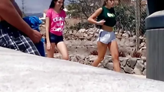 Morena chupa pollas muy hábilmente hentai videos sub español