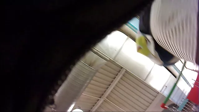 El tipo le plantó una morena caliente en el pene y incesto subtitulado español se la folló duro, a la chica le gusta montar una polla elástica, gime con avidez y quiere correrse