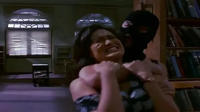 La chica primero se excitó y luego se pajeó una polla hentai subtitulado español gratis