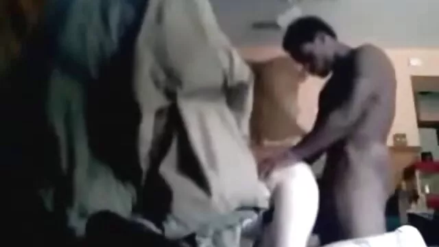 Linda perra chupa y folla con un xxx subtitulado a español vibrador