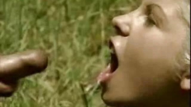 La perra chupó porno anime sub español un bocado de esperma