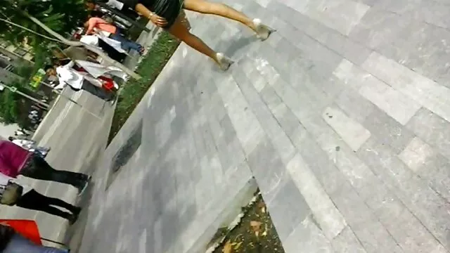 Blondie se inclinó y chupó anime hentai sub español hd una polla cerca del coche