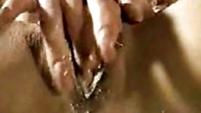 Nena sexy con un anime porno sub español culo redondo folla con un lindo amigo