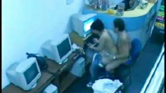 La subtitulado español porno máquina sexual realmente rompió los agujeros de una zorra guarra