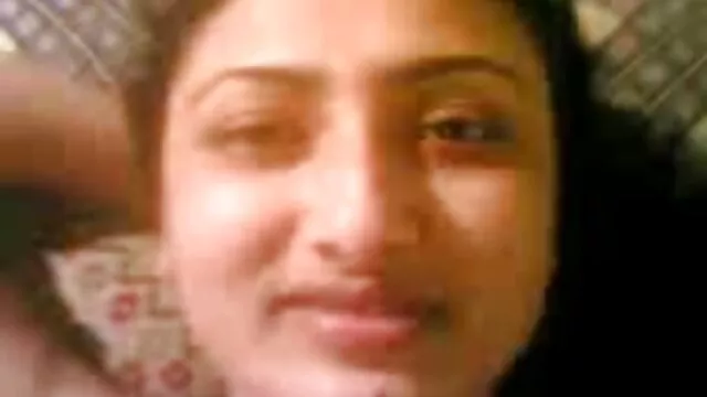 Maduro calvo se folla a una videos hetai sub español sexy morena en medias de polla larga