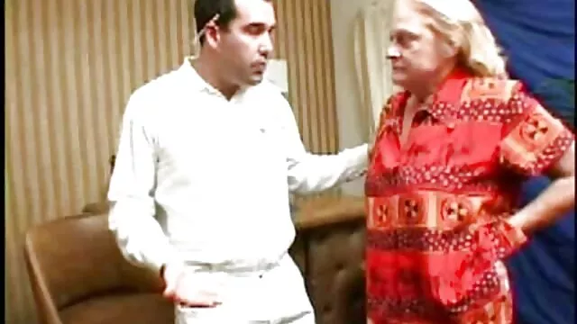 Pareja madura decidió hentay sup español follar en el césped