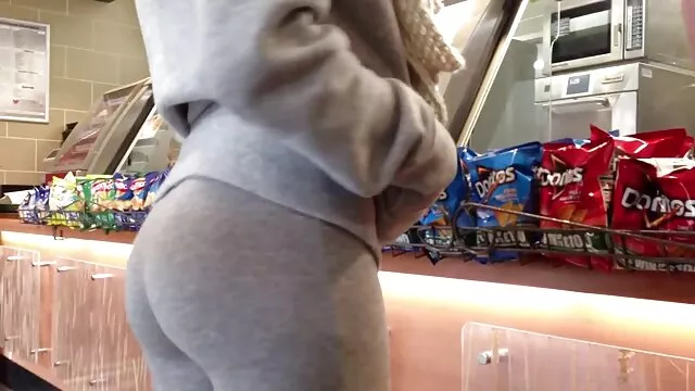 Un hombre se porno anime sub en español folla a la novia de su hija