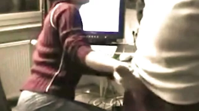 Esta nena siempre tiene un facial anime porno subtitulado
