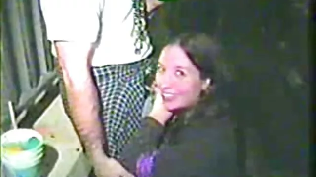La chica estaba tan anime porno sub español emocionada con la pornografía que acababa de ver que con impaciencia le quitó los pantalones a su novio tan pronto como entró al apartamento.